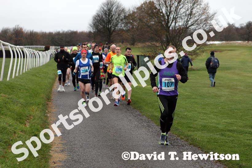 Blue 107, Newcastle Racecourse Half/Marathon/50k, Newcastle Racecourse, Gosforth, Newcastle. Photo: David T. Hewitson/Sports for All Pics